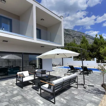 Navis Heated Pool *