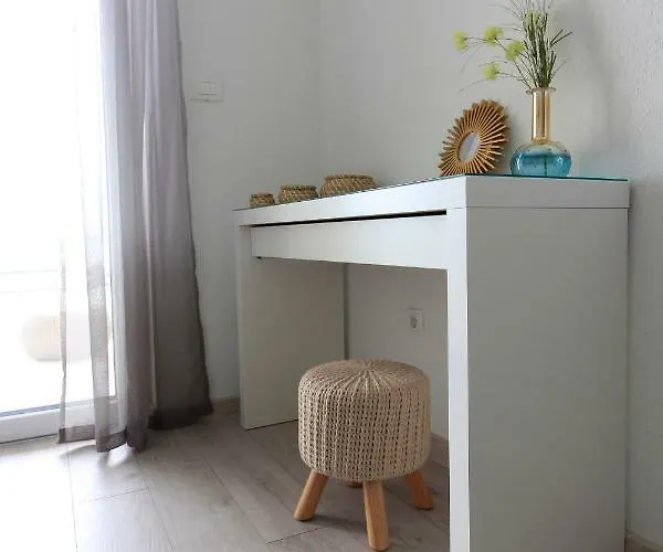 Navis Heated Pool Villa Makarska