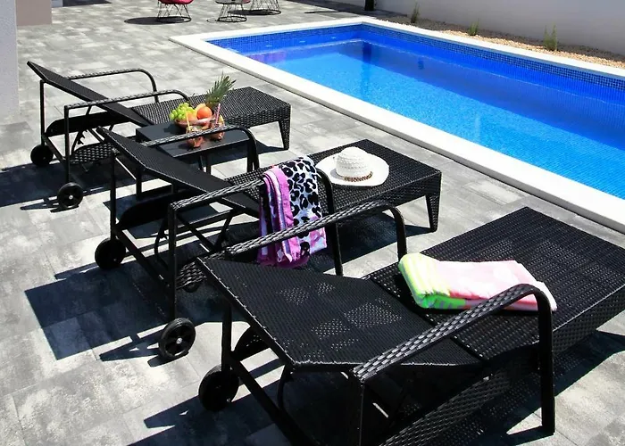 וילה Navis Heated Pool *