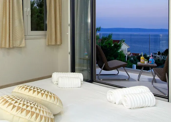 Navis Heated Pool וילה